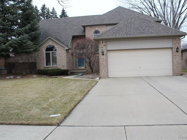 40131 Cucci Drive, Sterling Heights, MI 48313