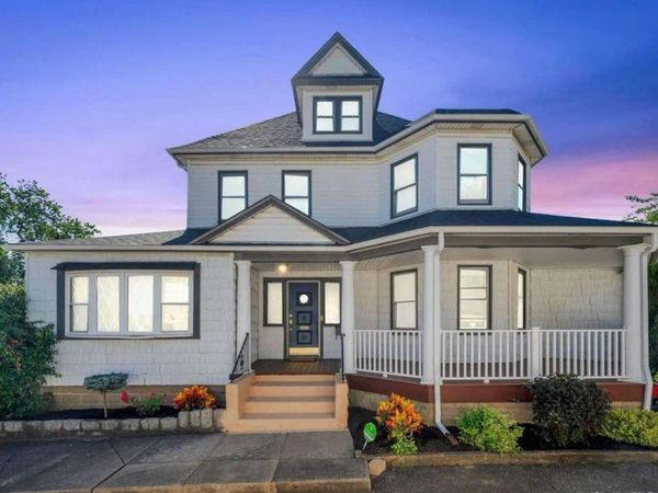 92 Wavecrest Street , Valley Stream, NY 11581