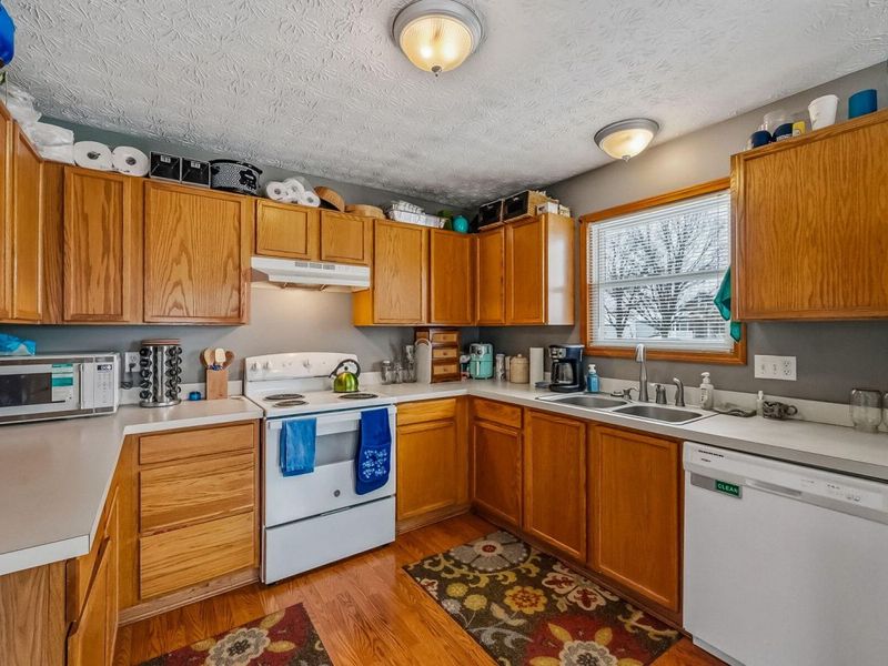 1052 Braxton Boulevard, London, OH 43140 Photo 7