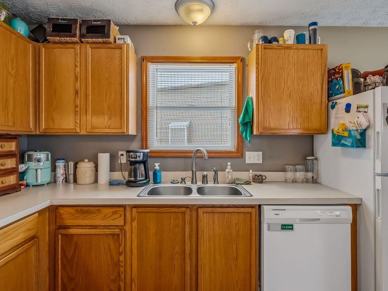 1052 Braxton Boulevard, London, OH 43140 Photo 8