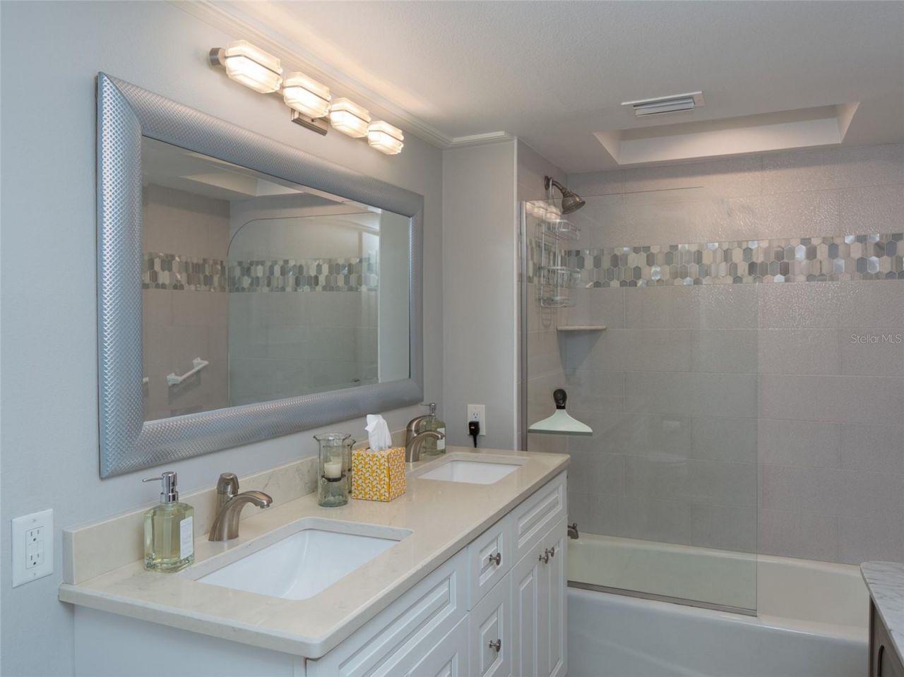 5400 34th Street W, Unit 1B, Bradenton, FL 34210 Photo