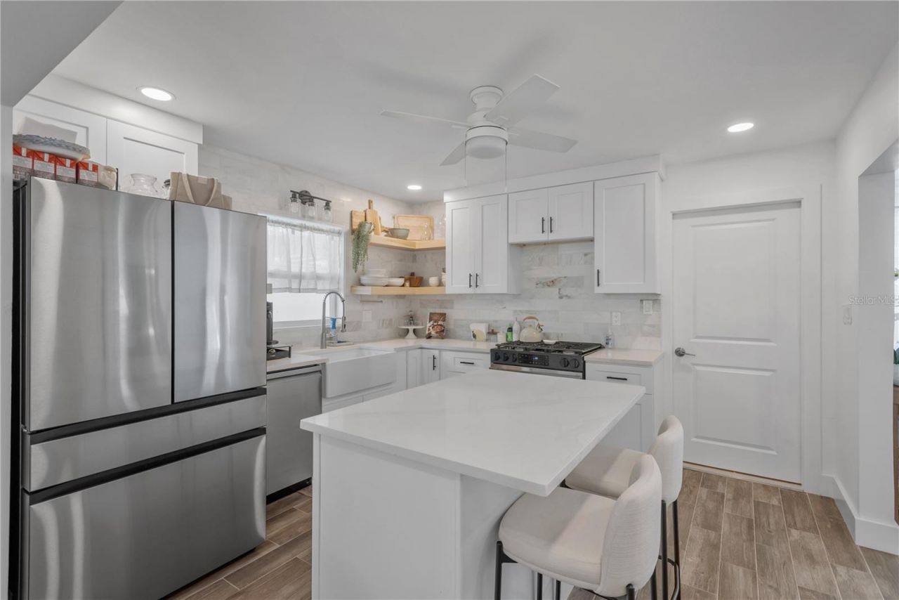 1867 Maryland Avenue Ne, Saint Petersburg, FL 33703 Photo