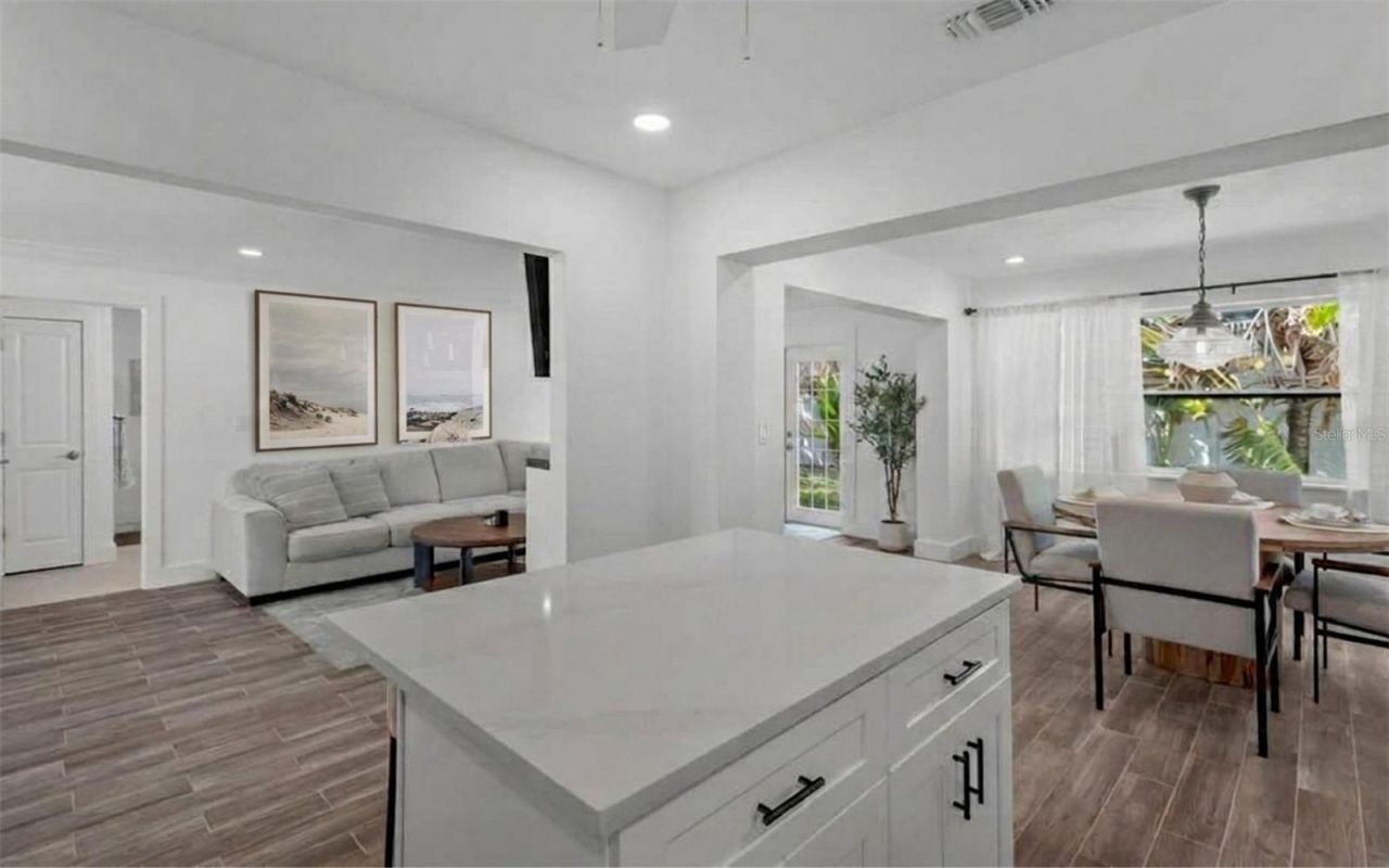 1867 Maryland Avenue Ne, Saint Petersburg, FL 33703 Photo