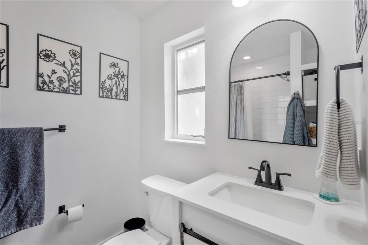 1867 Maryland Avenue Ne, Saint Petersburg, FL 33703 Photo