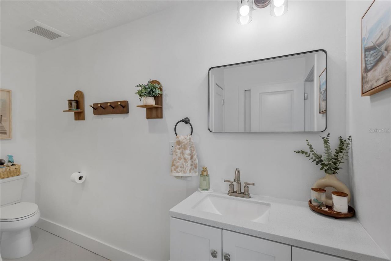 1867 Maryland Avenue Ne, Saint Petersburg, FL 33703 Photo