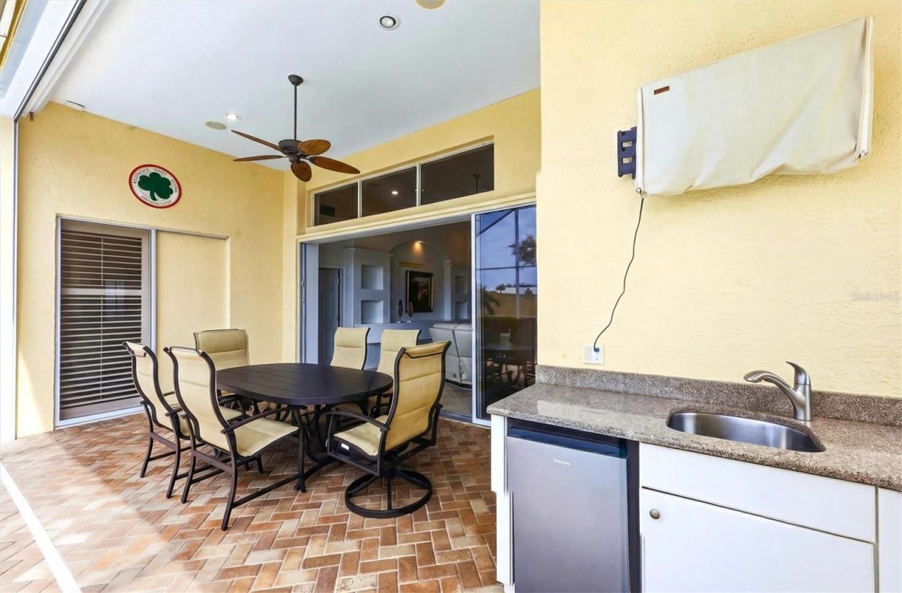 304 Bermuda Court, Unit 14, Venice, FL 34293 Photo