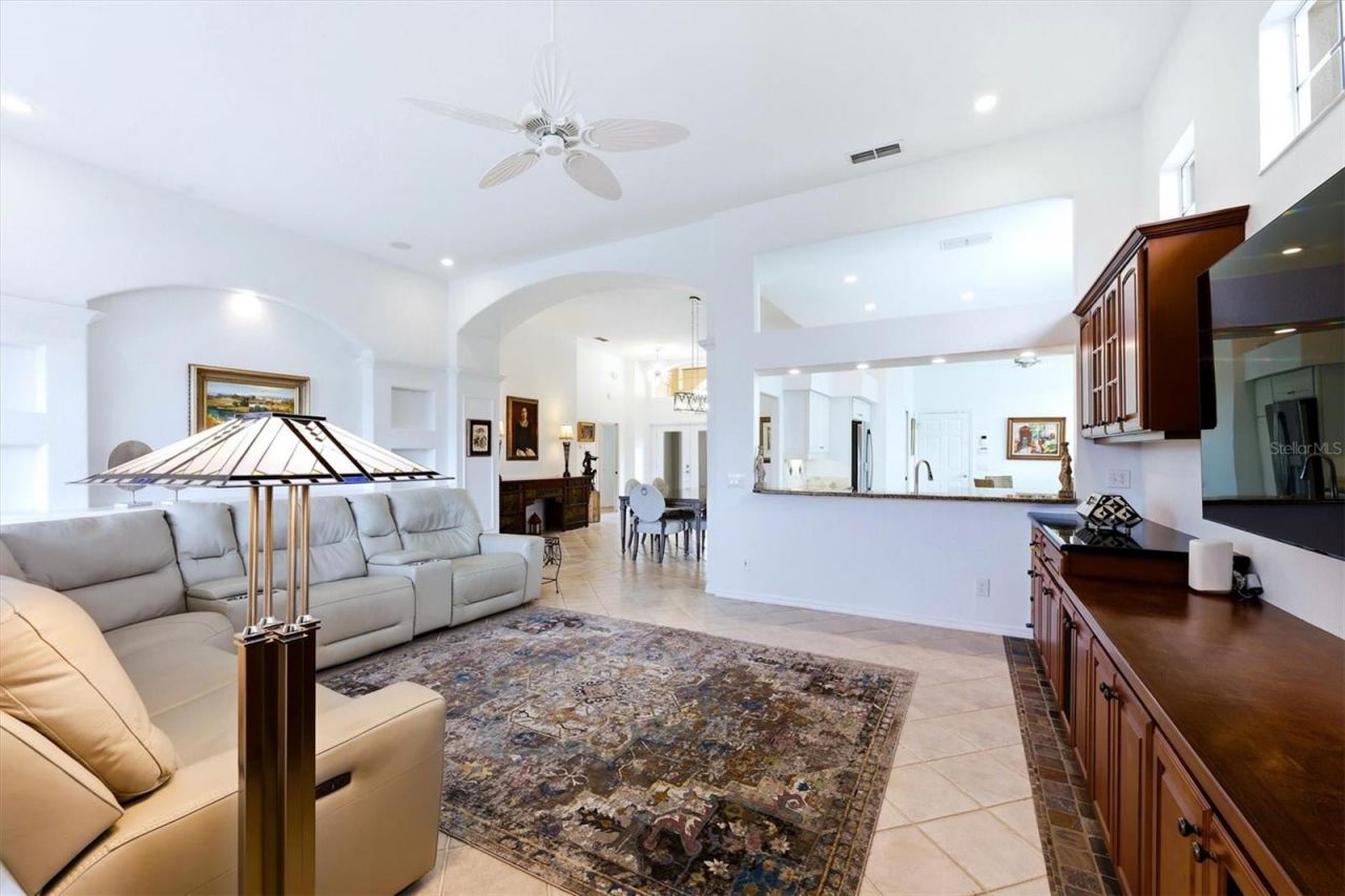304 Bermuda Court, Unit 14, Venice, FL 34293 Photo