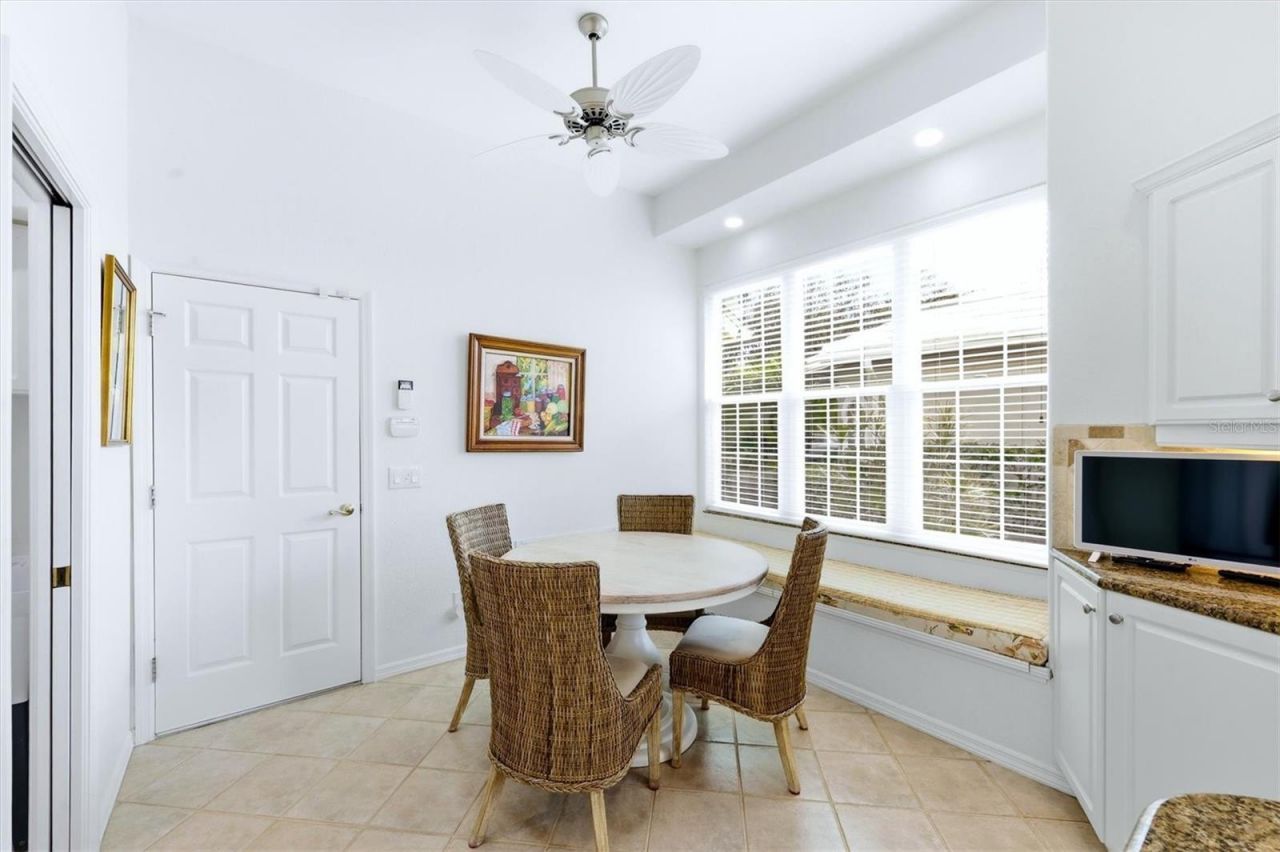 304 Bermuda Court, Unit 14, Venice, FL 34293 Photo