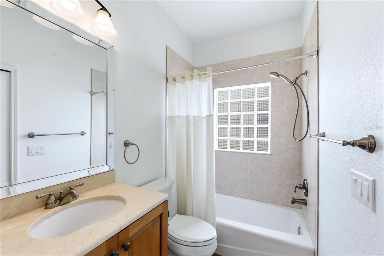 304 Bermuda Court, Unit 14, Venice, FL 34293 Photo