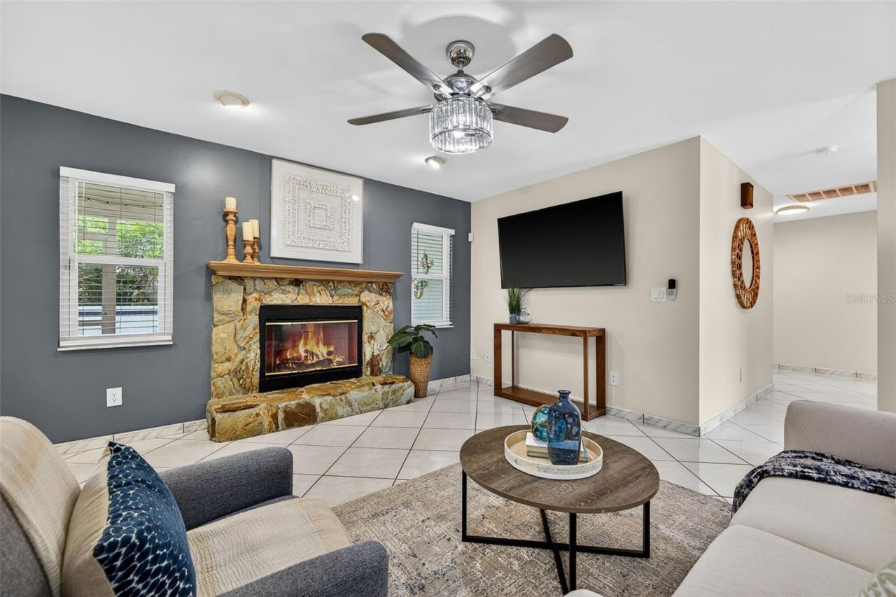 1700 Glen Lakes Boulevard N, Saint Petersburg, FL 33702 Photo