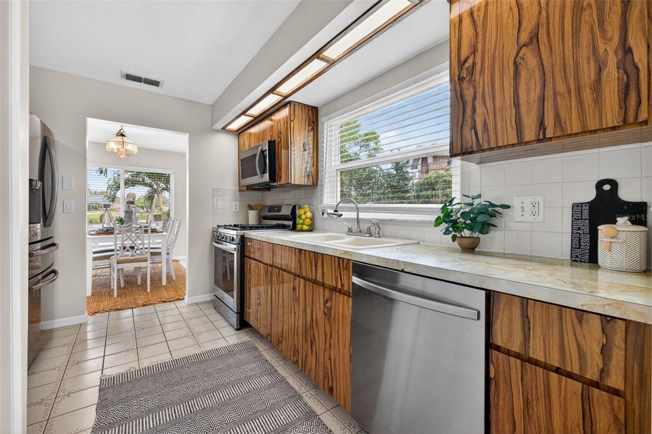 1700 Glen Lakes Boulevard N, Saint Petersburg, FL 33702 Photo