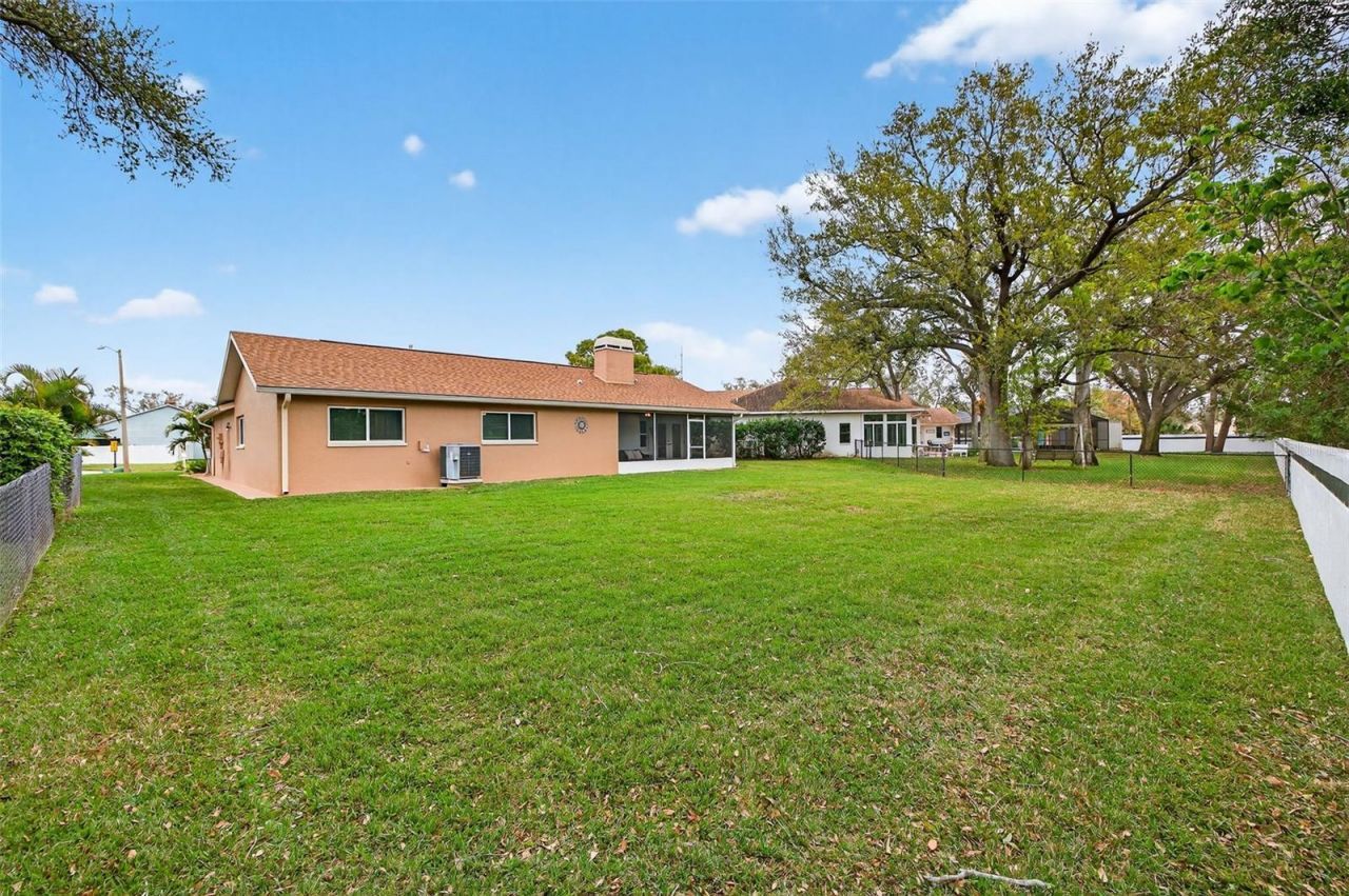 1700 Glen Lakes Boulevard N, Saint Petersburg, FL 33702 Photo