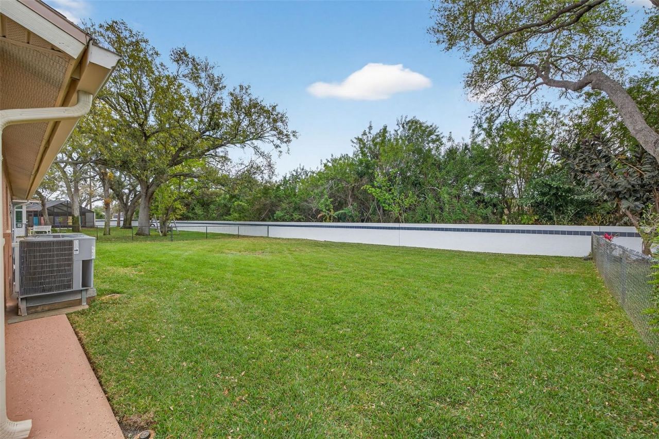 1700 Glen Lakes Boulevard N, Saint Petersburg, FL 33702 Photo