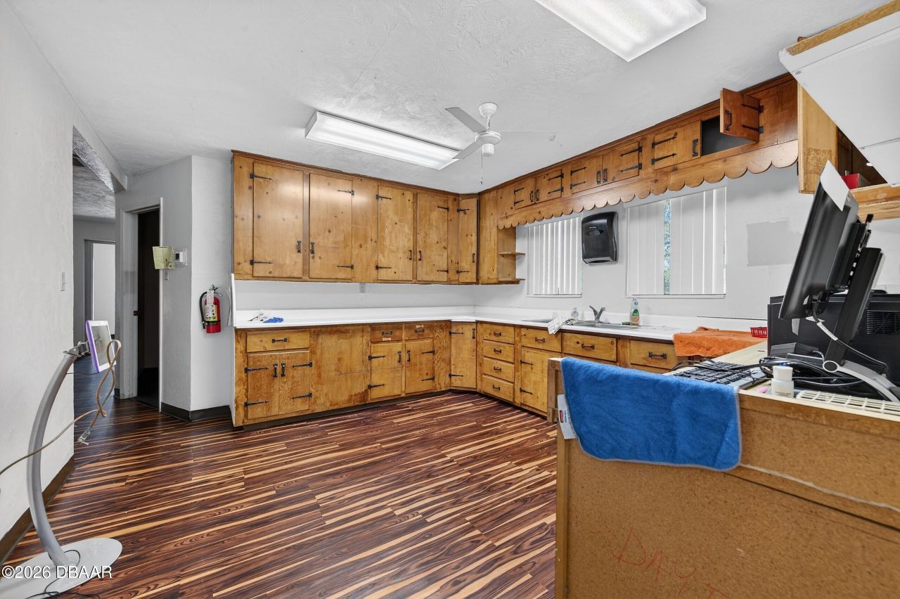 905 Beville Road, South Daytona, FL 32119 Photo