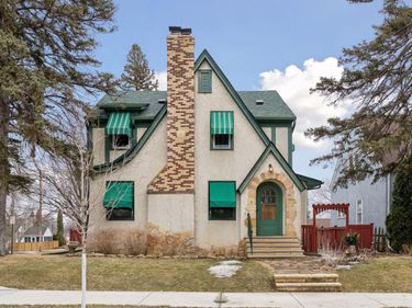 45 15th Avenue N, Hopkins, MN 55343