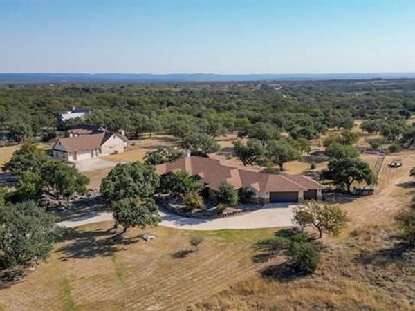 503 Vista View Trail , Spicewood, TX 78669