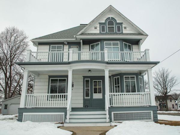 523 2nd St NW , Waverly, IA 50677