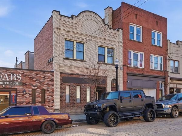 813 Broadway Ave , Mc Kees Rocks, PA 15136