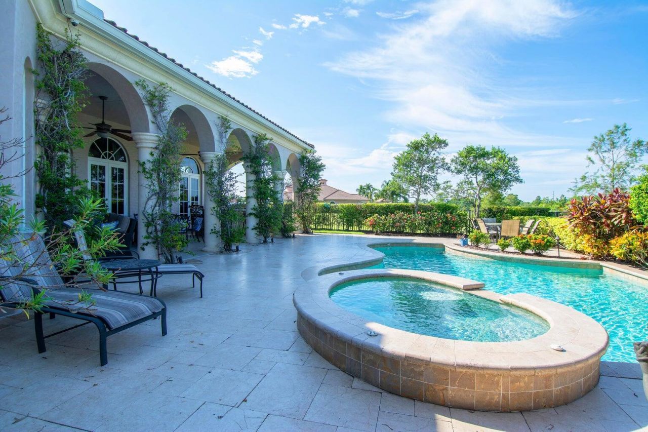 138 SE Via San Marino, Port Saint Lucie, FL 34984 Photo