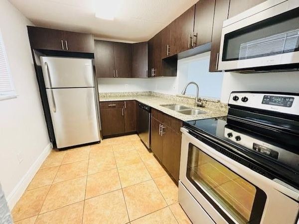 2800 NW 56th Avenue, Unit H407, Lauderhill, FL 33313