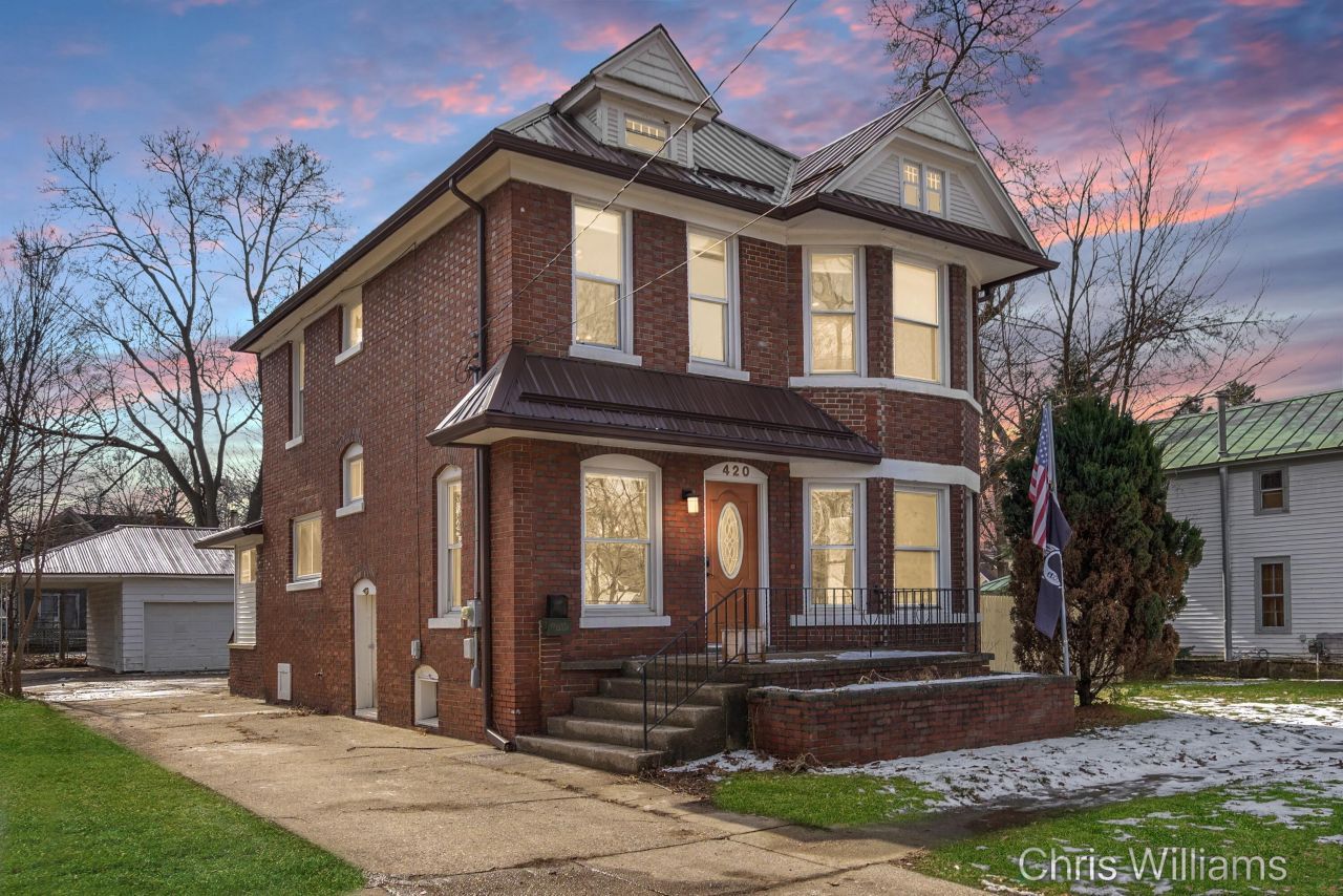 420 E Bond Street, Hastings, MI 49058 Main Photo