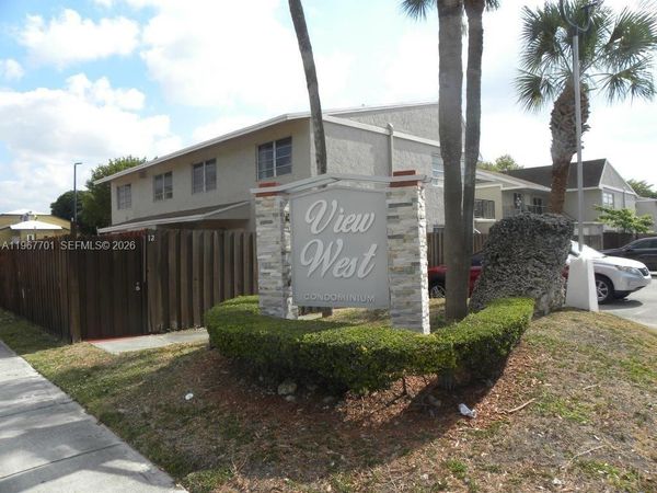 15690 SW 82nd Cir Ln , Unit 9-1, Miami, FL 33193