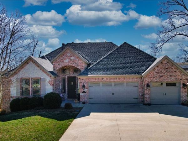 302 NW Shady Lane , Bentonville, AR 72712