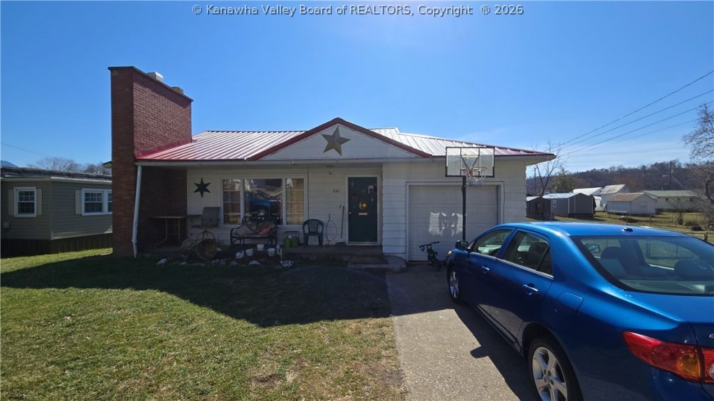 245 1st Avenue, Ripley, WV 25271 Main Photo