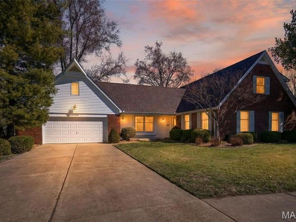 3300 Shrewsbury Lane , St Charles, MO 63301