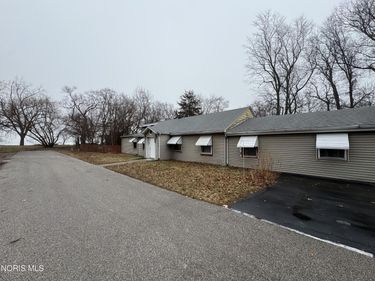 2046 Duchesse Drive , Oregon, OH 43616