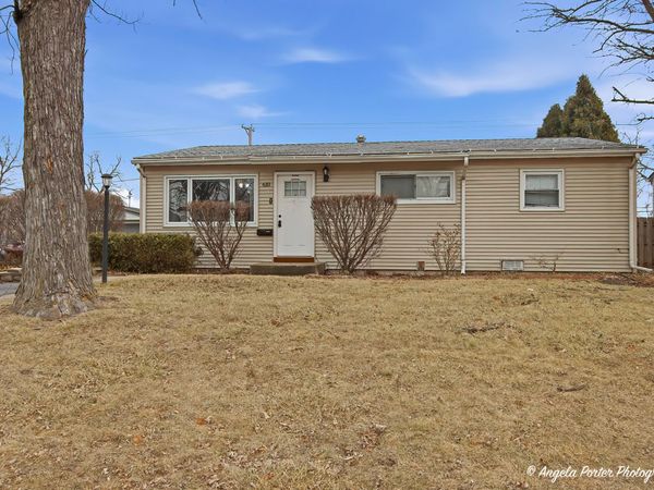 610 Larkdale Row, Wauconda, IL 60084