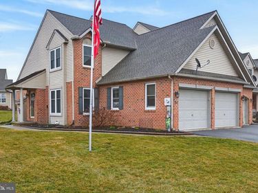 24 SPRING HILL LANE, MOUNTVILLE, PA 17554