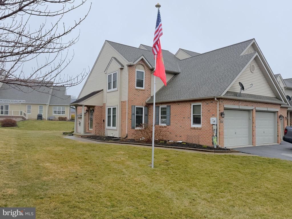 24 SPRING HILL LANE, MOUNTVILLE, PA 17554