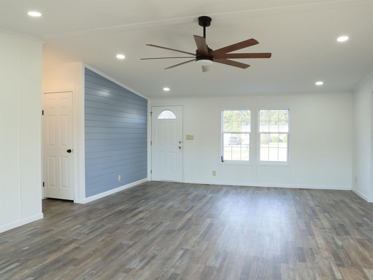 712 Libbys Ln. Photo 5