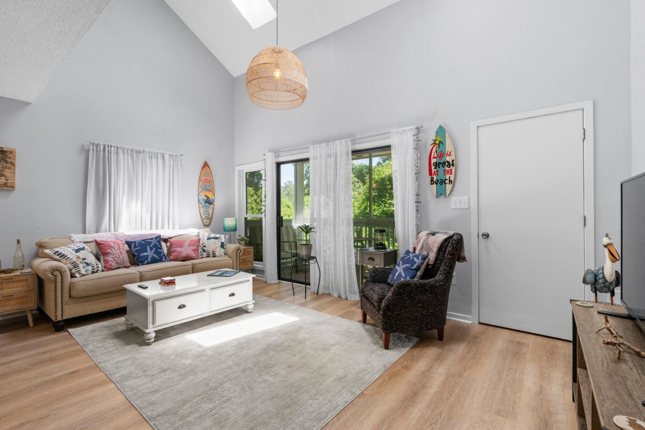 4470 Little River Inn Ln. Photo 6