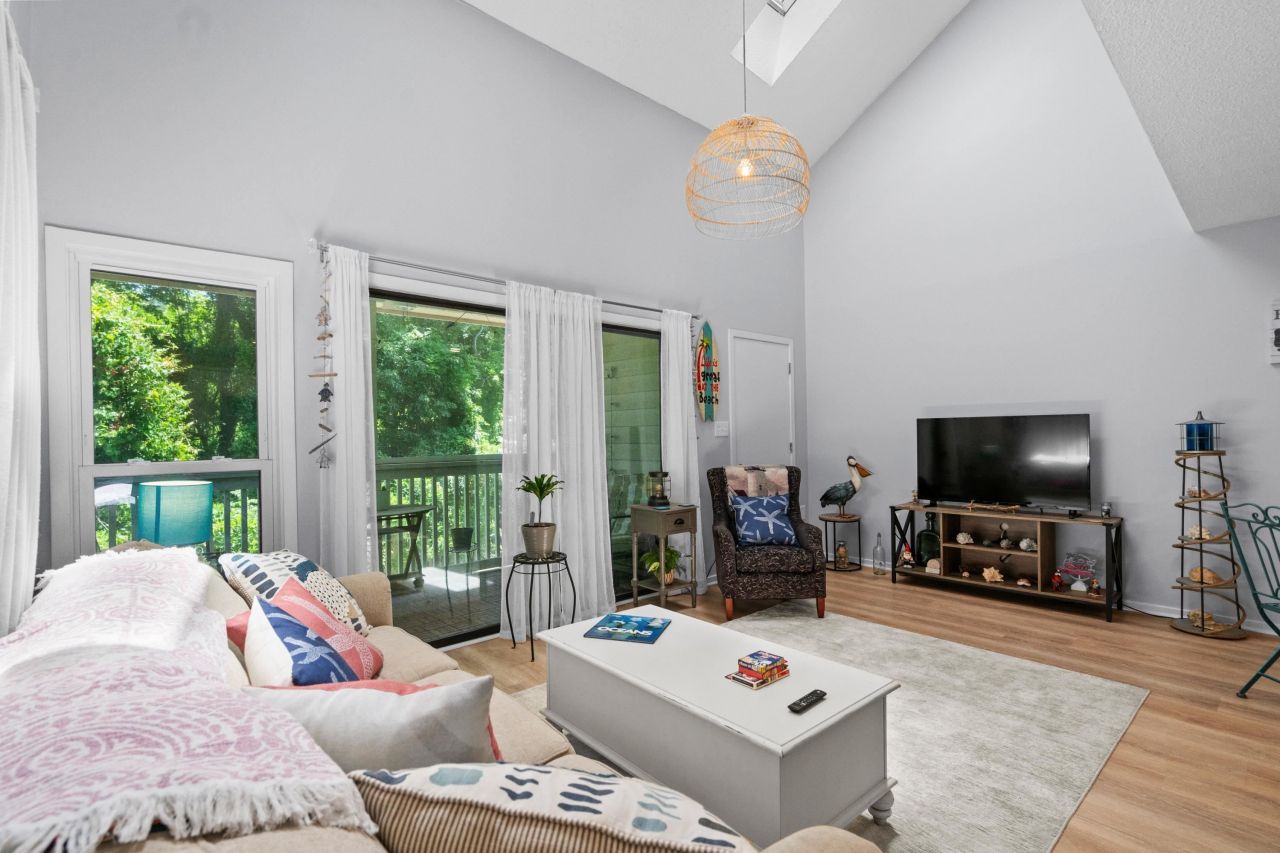 4470 Little River Inn Ln. Photo 7