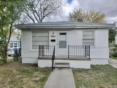 12753 Georgiana Avenue, Warren, MI 48089