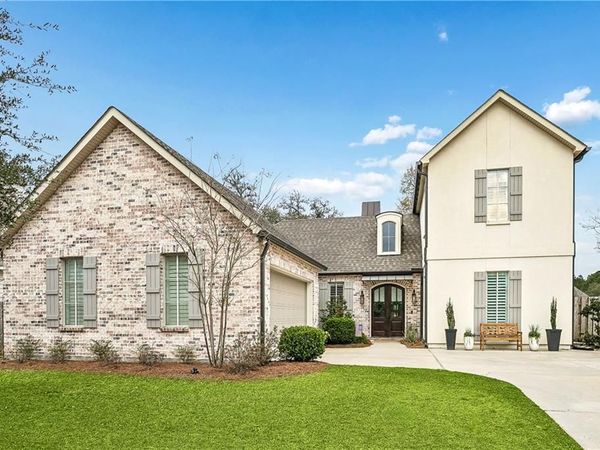 218 W LONGVIEW Court , Madisonville, LA 70447
