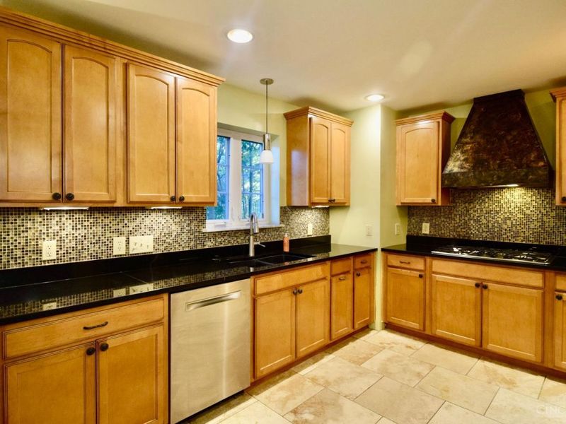 3255 Linwood Avenue, Cincinnati, OH 45226 Photo 6