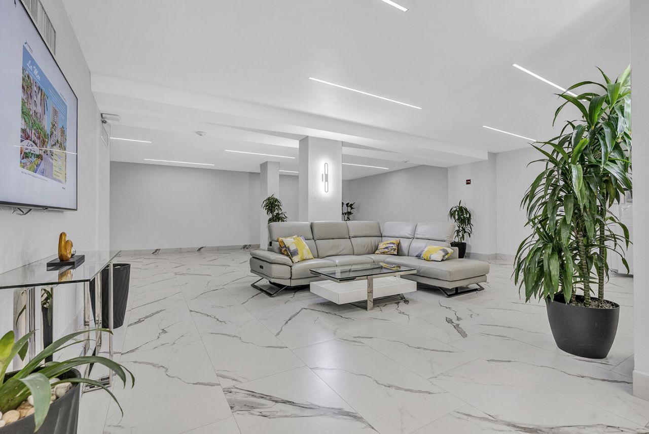 1904 S Ocean Drive, Unit 201, Hallandale Beach, FL 33009 Photo