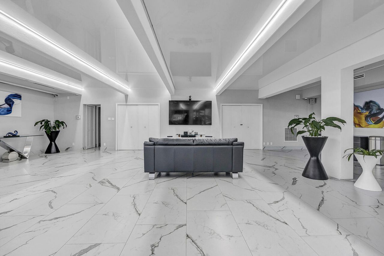 1904 S Ocean Drive, Unit 201, Hallandale Beach, FL 33009 Photo