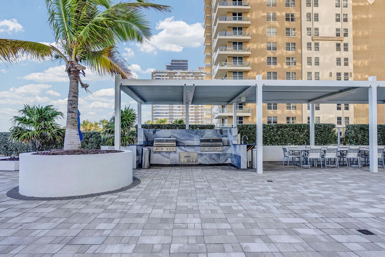 1904 S Ocean Drive, Unit 201, Hallandale Beach, FL 33009 Photo