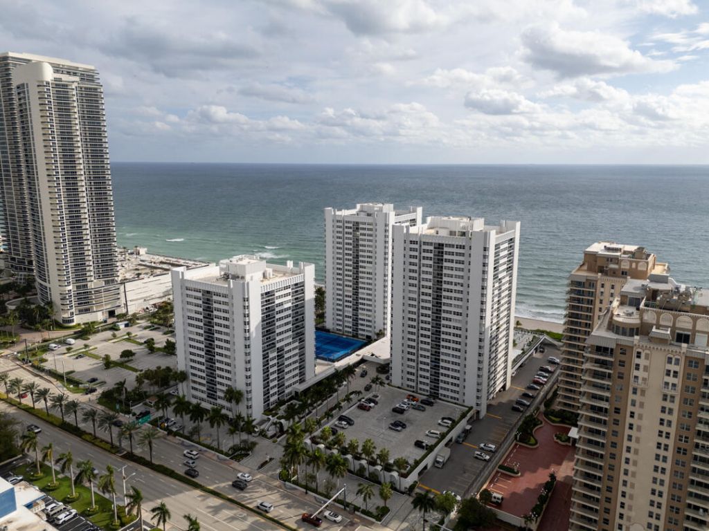 1904 S Ocean Drive, Unit 201, Hallandale Beach, FL 33009 Photo