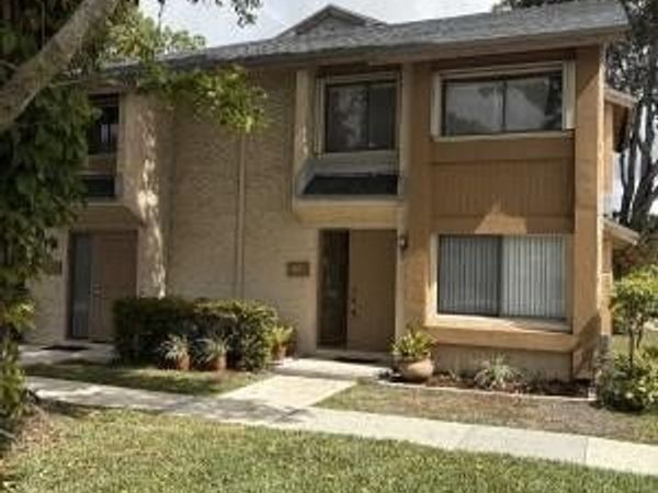 68 Wimbledon Lake Drive, Unit 68, Plantation, FL 33324