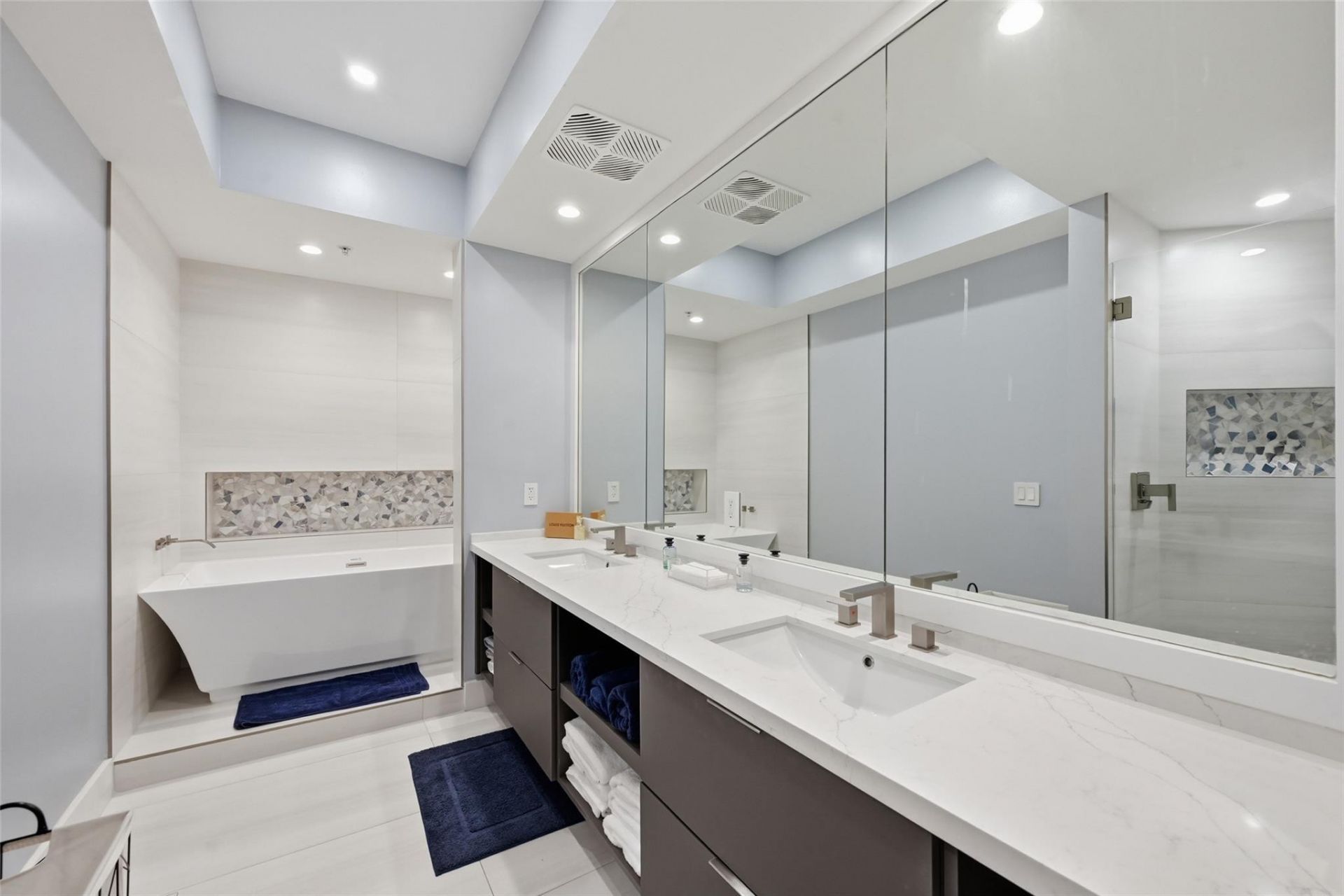 315 NE 3rd Avenue, Unit 1006, Fort Lauderdale, FL 33301 Photo