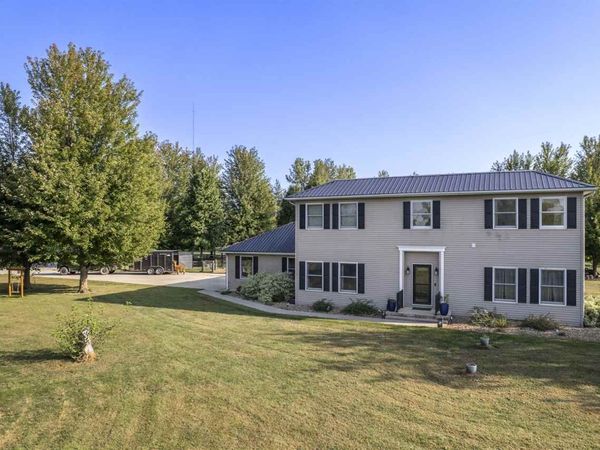 3332 Portwood Dr, Homestead, IA 52236