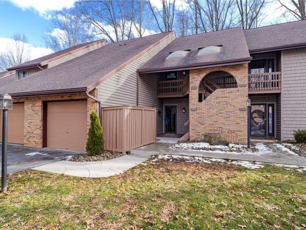 4464 Willowcreek Drive , Warren, OH 44484