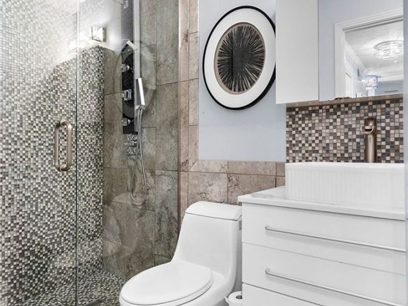 4464 Willowcreek Drive , Warren, OH 44484 Photo 16