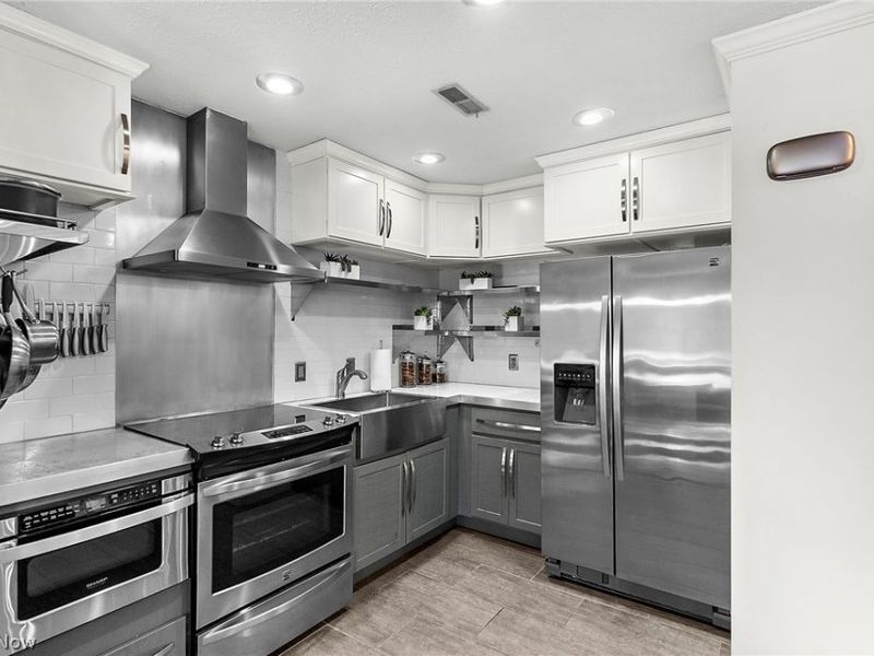 4464 Willowcreek Drive , Warren, OH 44484 Photo 5