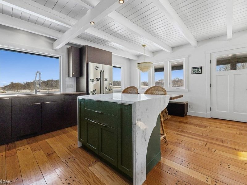 6480 Frederick Avenue NE, Alliance, OH 44601 Photo 3